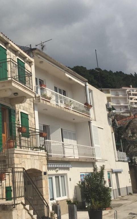 Apartments Zamicka Brela Esterno foto